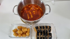 용기낸 떡볶이 포장