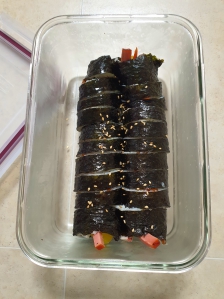 김밥 포장할때 용기냈어요.