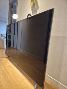 76인치 TV 배출 했어요~