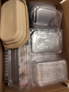 오래동안 쌓아두었던 책이랑 플라스틱 정리해봅니다