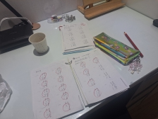 늦게까지 일하는중...  전기는 빌요한것만 켜기