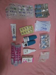 먹고 뿌리다 남은  폐의약품들